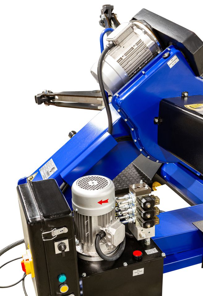 BL303-8XYtNqFL0dHTaG