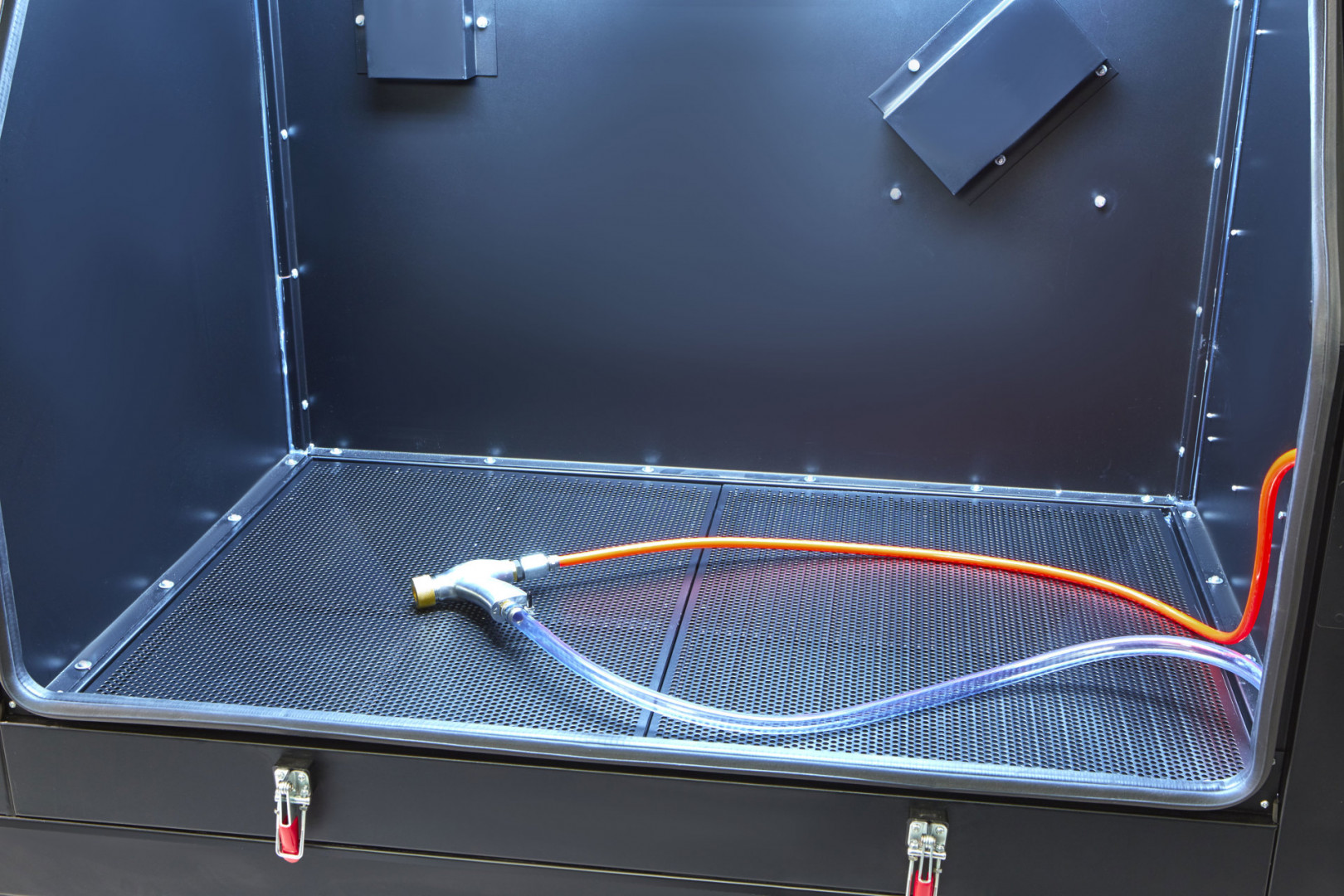 hbm-sbc-990-straalcabine-met-afzuiging_7_nr8956