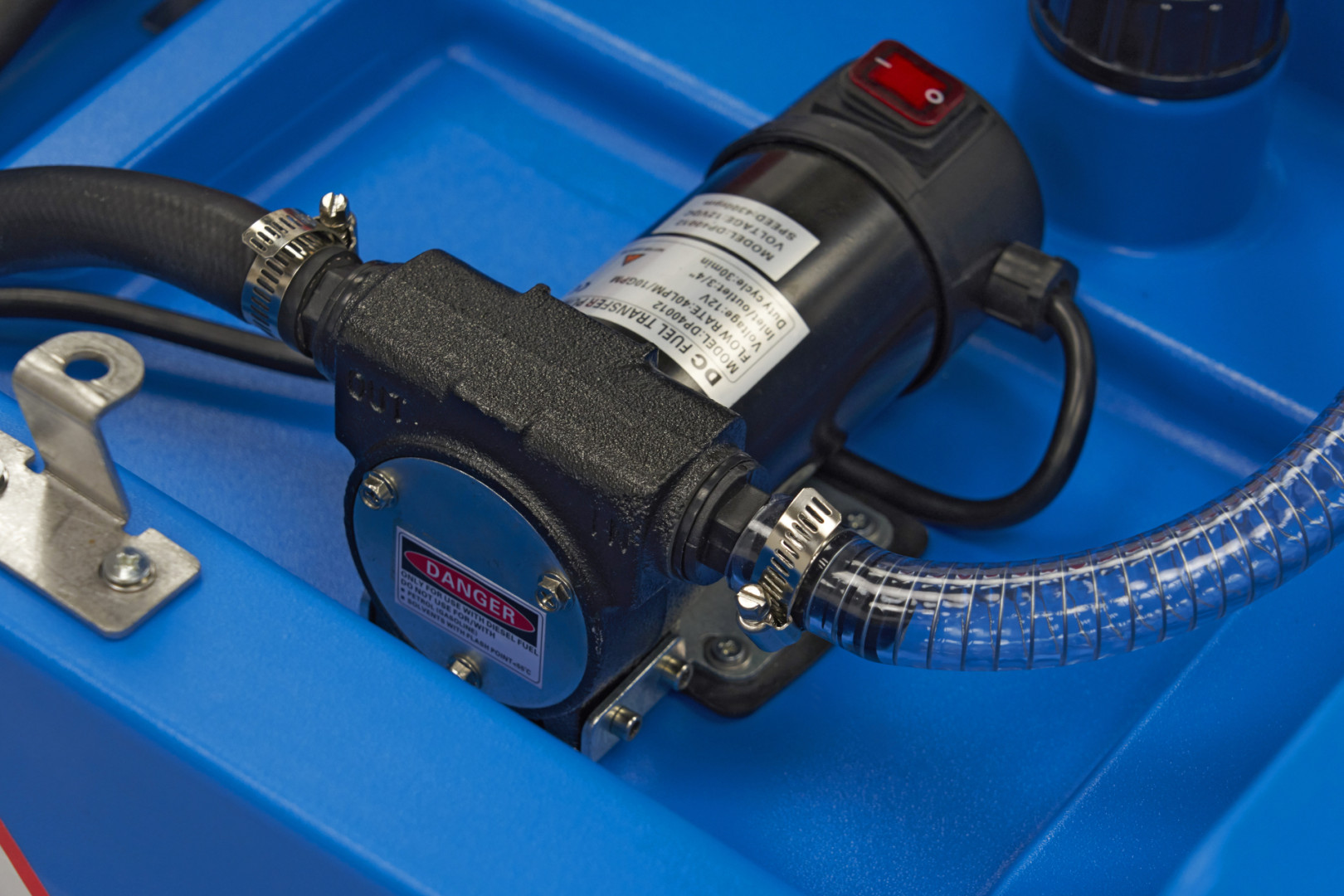 hbm-12-volt-400-liter-kunststof-mobiele-dieseltank_6_nr10230CnQh7mS0VVIq5