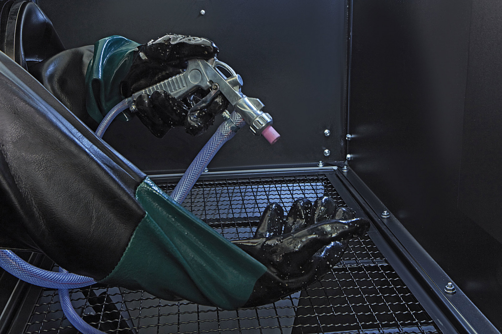 hbm-sbc-220-straalcabine-met-afzuiging-zwart_5_nr8971