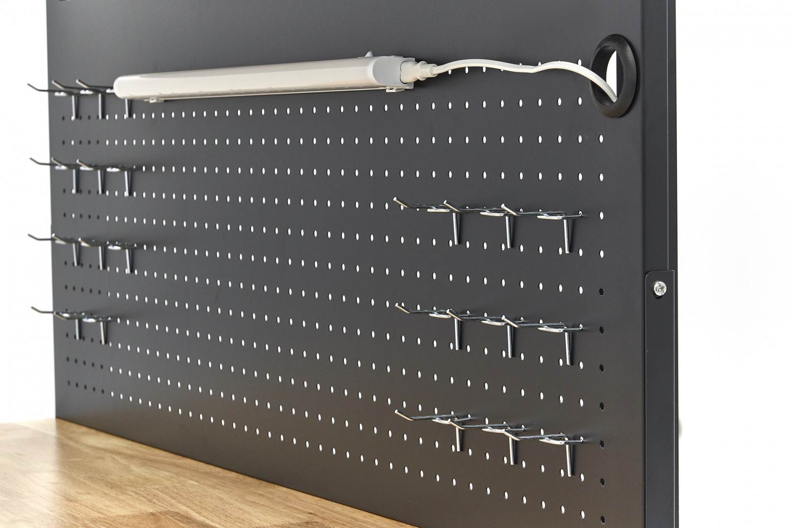 hbm-115-cm-werkbank-met-houten-werkblad-achterwand-met-kastenwand-led-verlichting-stekkerdoos-e_16_nr10325
